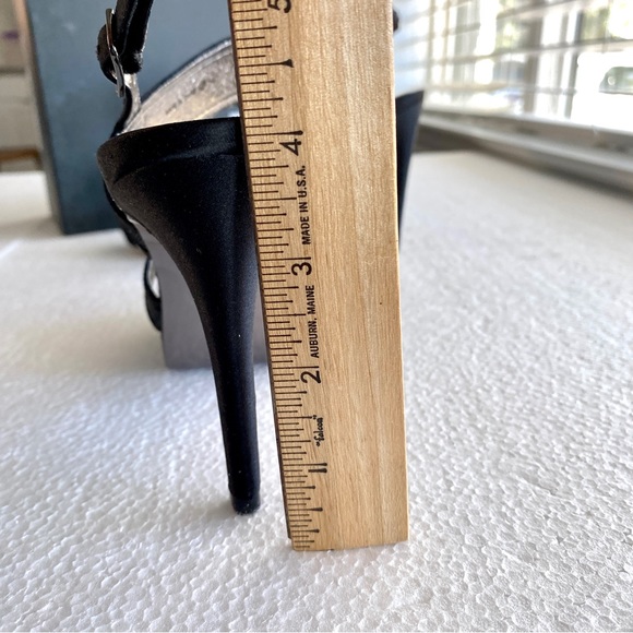 Adrianna Papell Black Ansel Crisscross Slingback Sandals 💙 - Picture 9 of 14